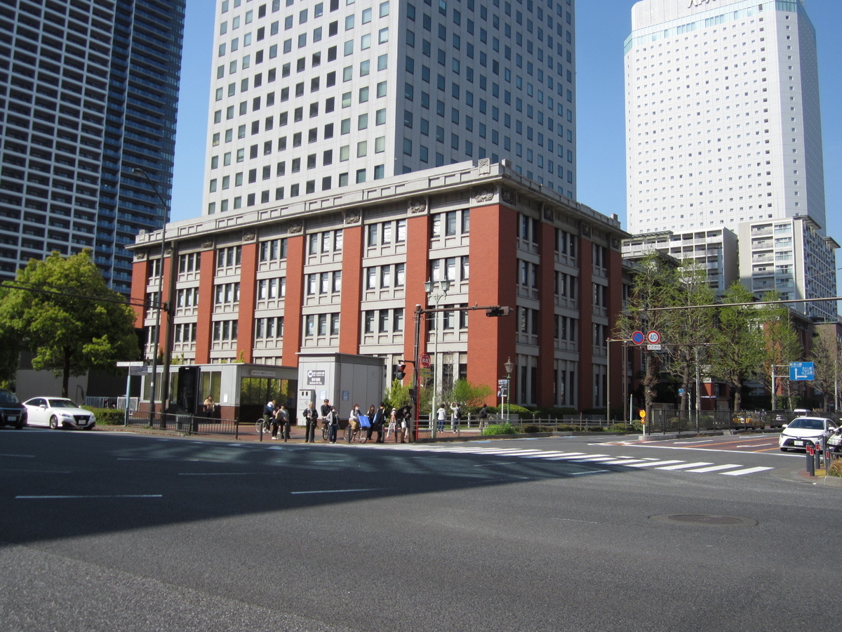 建築散歩!No.18「横浜第2合同庁舎(旧生糸検査所)」