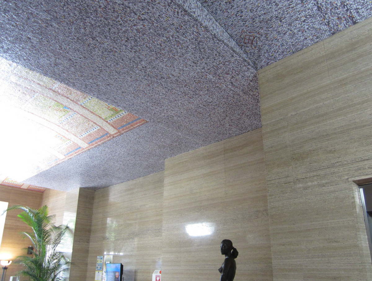 建築散歩!No.30「近三ビル(旧森五商店ビル)」
