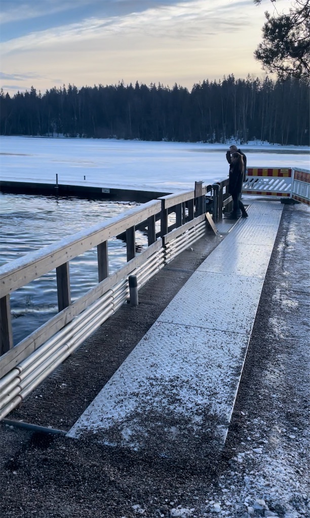 Cafe Kuusijärvi フィンランド ヴァンター サウナ周辺の湖への道