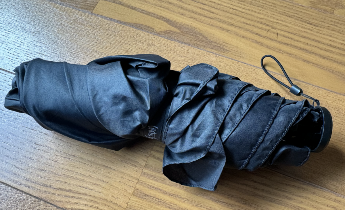 【ミニマリストが選ぶ海外旅行の持ち物】折り畳み傘