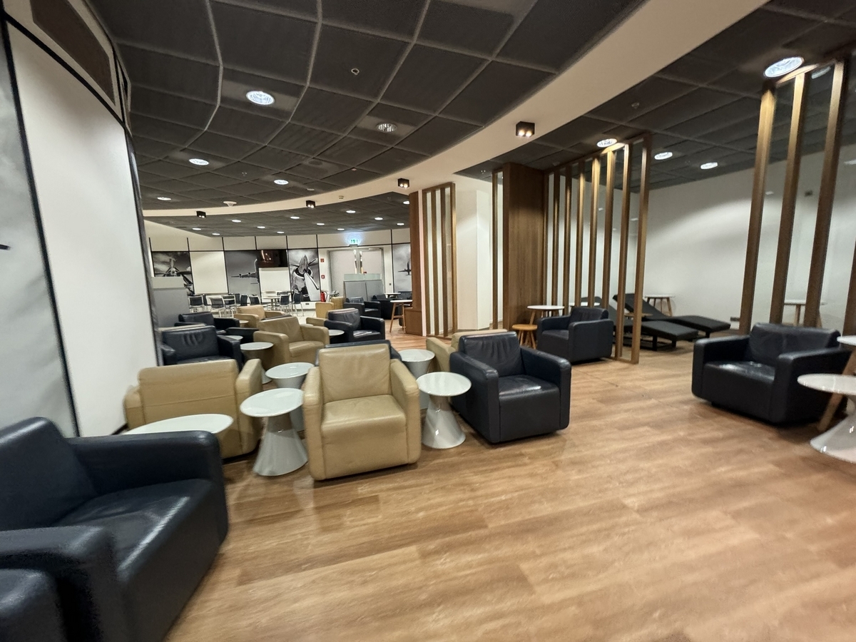 【ケルン・ボン空港プライオリティパス体験談】④The Lounge Koeln-Bonnは快適？シャワーや食事・ドリンクは？