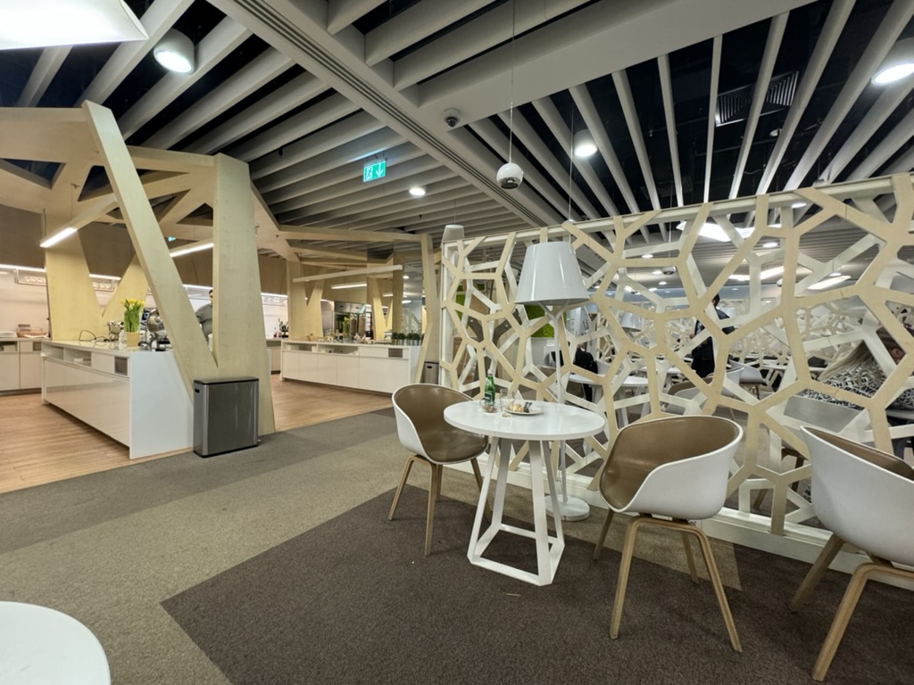 【ワルシャワ・ショパン空港プライオリティパス体験談】④Preludium Loungeは快適？シャワーや食事・ドリンクは？