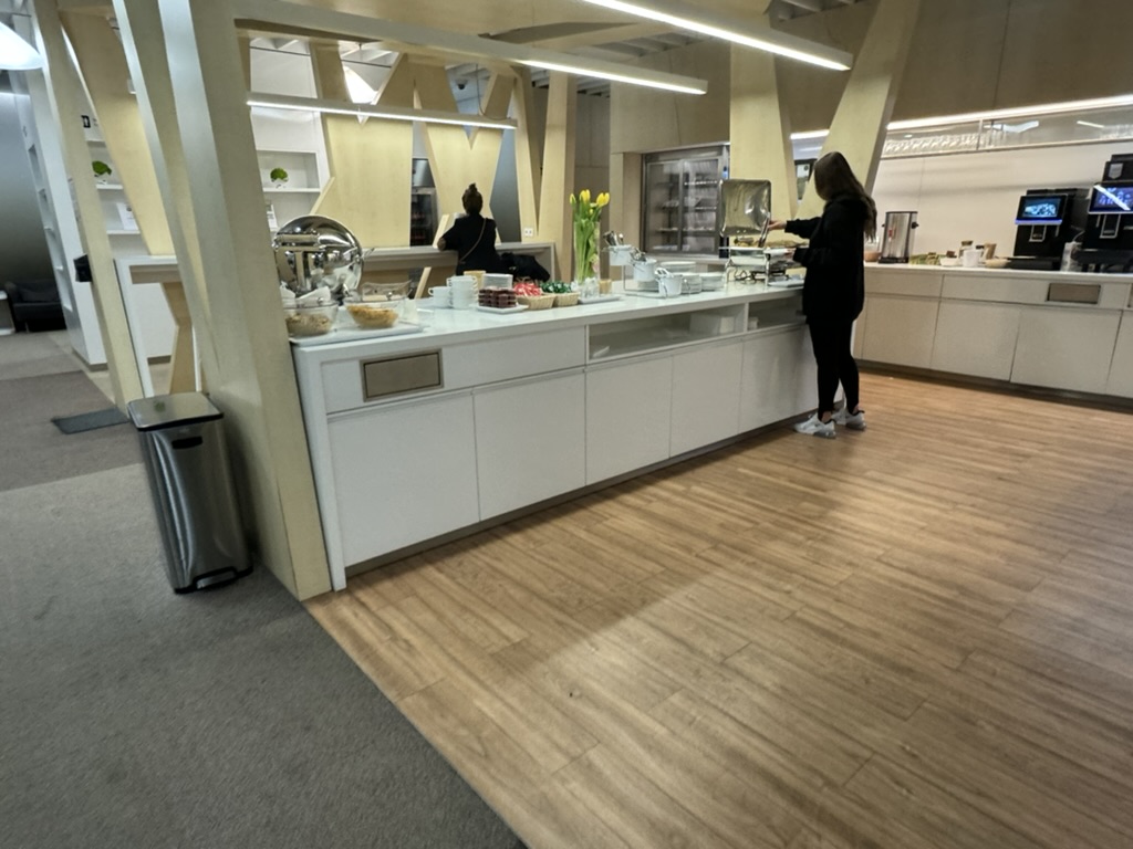 【ワルシャワ・ショパン空港プライオリティパス体験談】④Preludium Loungeは快適？シャワーや食事・ドリンクは？