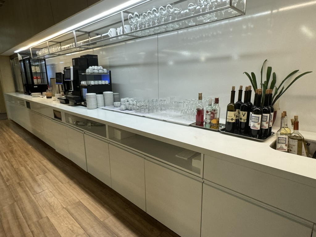【ワルシャワ・ショパン空港プライオリティパス体験談】④Preludium Loungeは快適？シャワーや食事・ドリンクは？