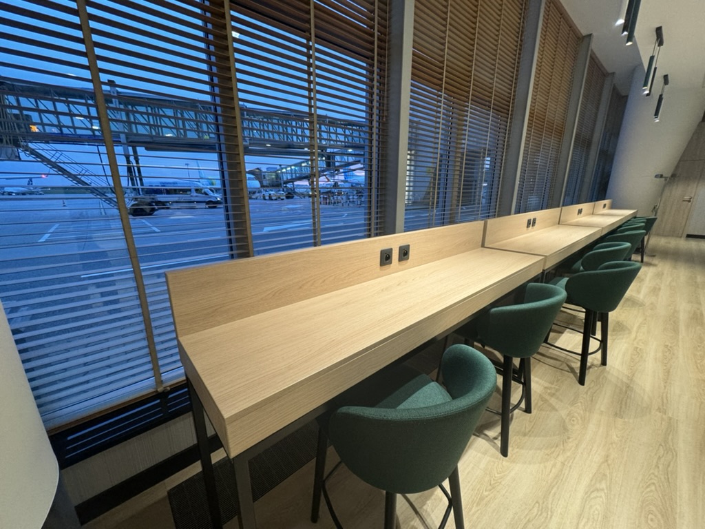【ワルシャワ・ショパン空港プライオリティパス体験談】⑤Etiuda Executive Loungeは快適？シャワーや食事・ドリンクは？