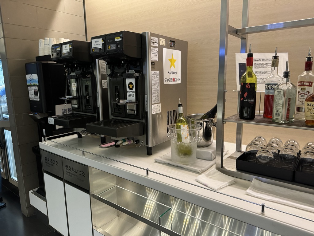 【羽田空港国際線 ANA LOUNGEレビュー】②「ANA LOUNGE」は快適？シャワーや食事・ドリンクは？