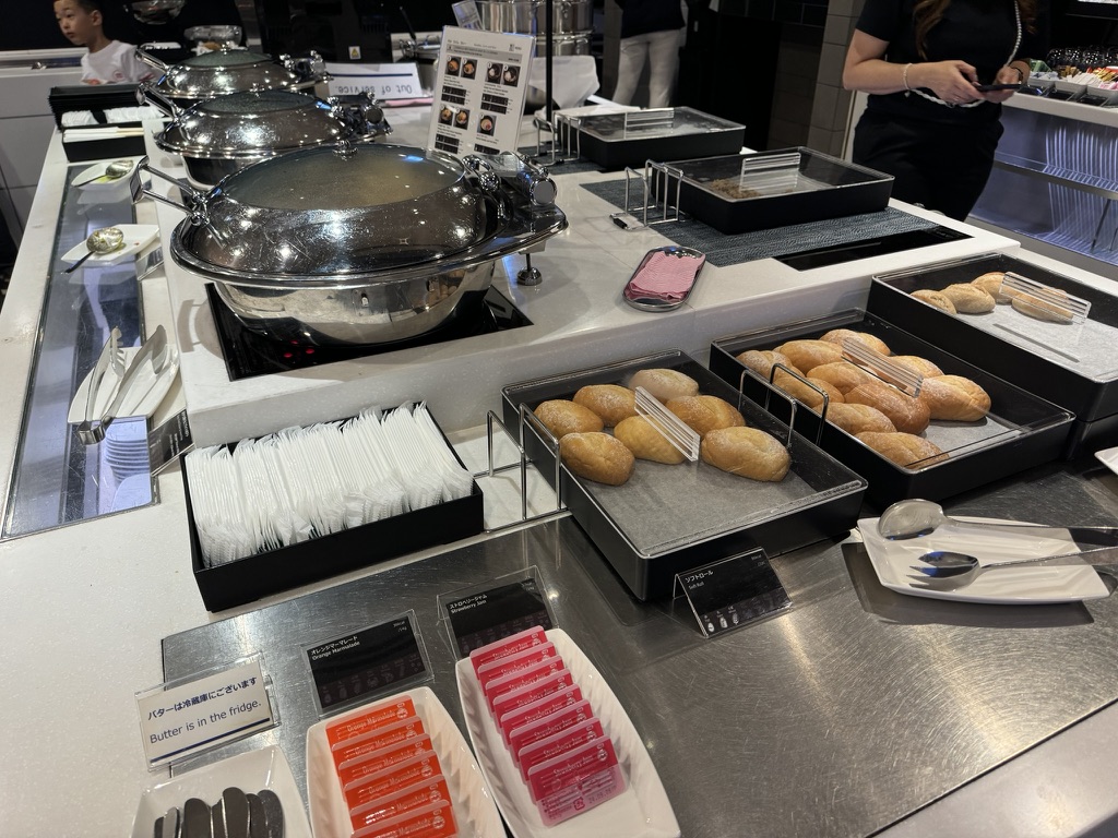 【羽田空港国際線 ANA LOUNGEレビュー】②「ANA LOUNGE」は快適？シャワーや食事・ドリンクは？