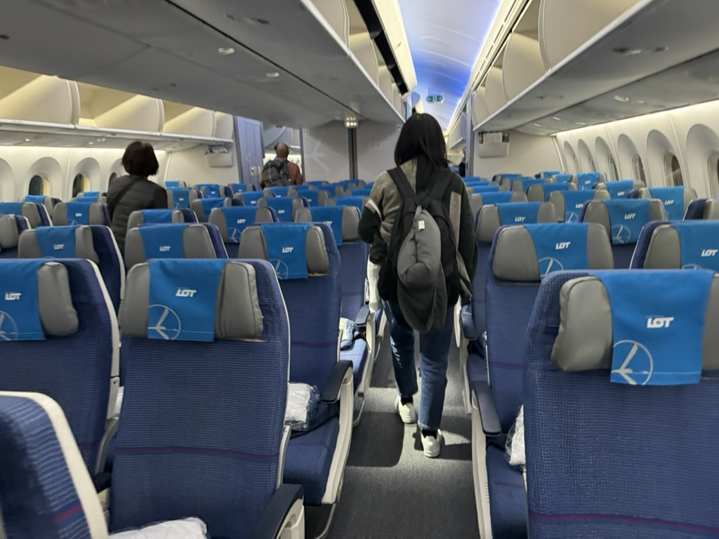 【LOTポーランド航空でワルシャワ-成田便搭乗記】②LO079(ワルシャワ-成田)体験談