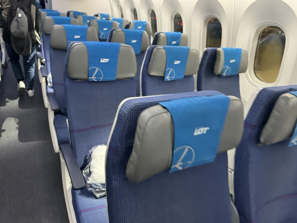 【LOTポーランド航空でワルシャワ-成田便搭乗記】②LO079(ワルシャワ-成田)体験談