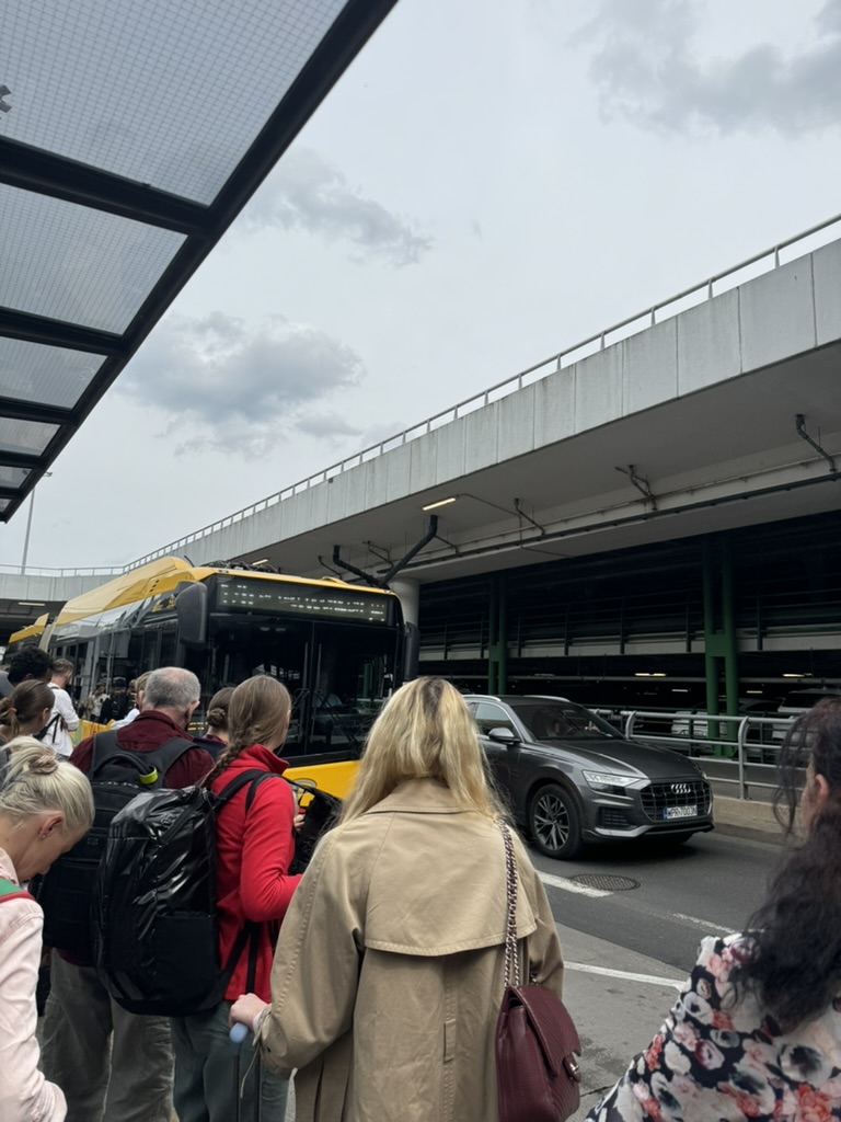 【13:00〜】市内行きのバスに乗車して移動