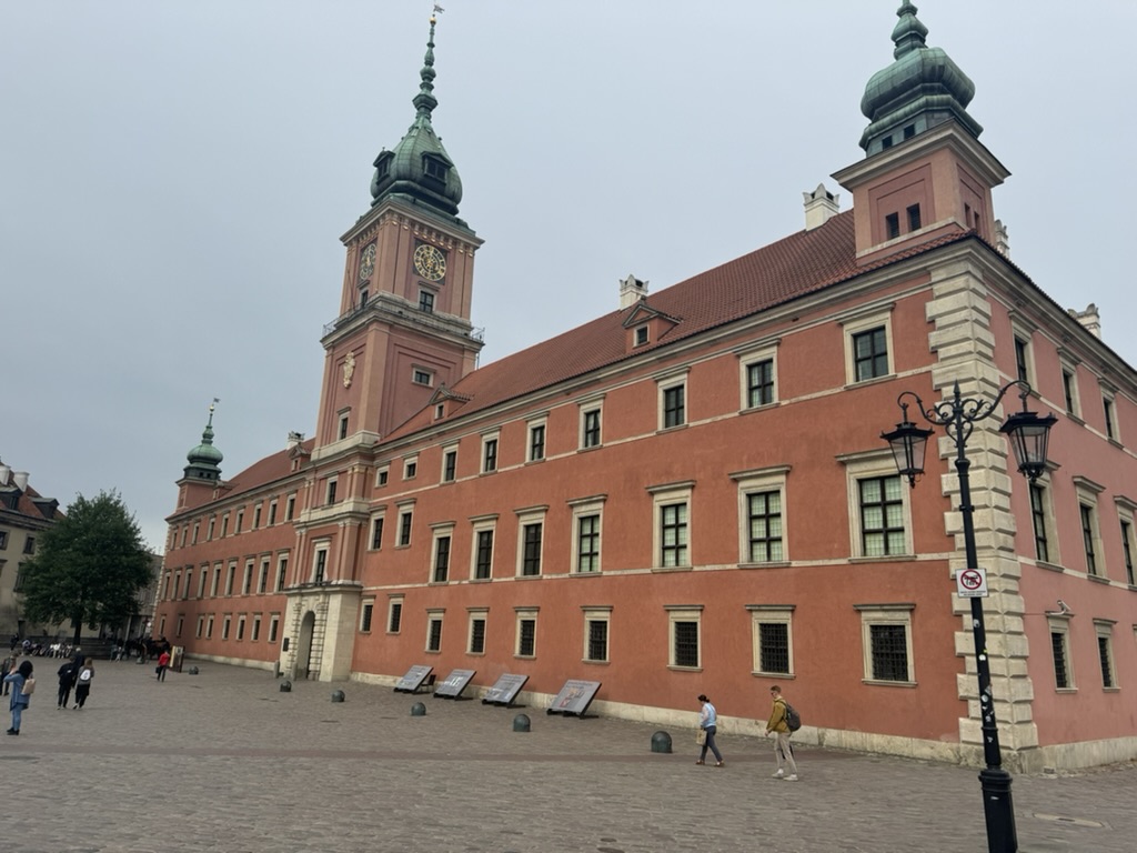 【16:35〜】ワルシャワ王宮、スタレ・ミアストを散策