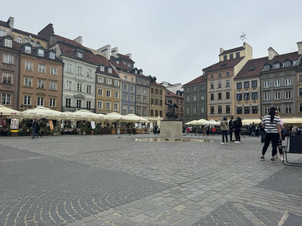 【16:50〜】Rynek Starego Miastaという広場散策
