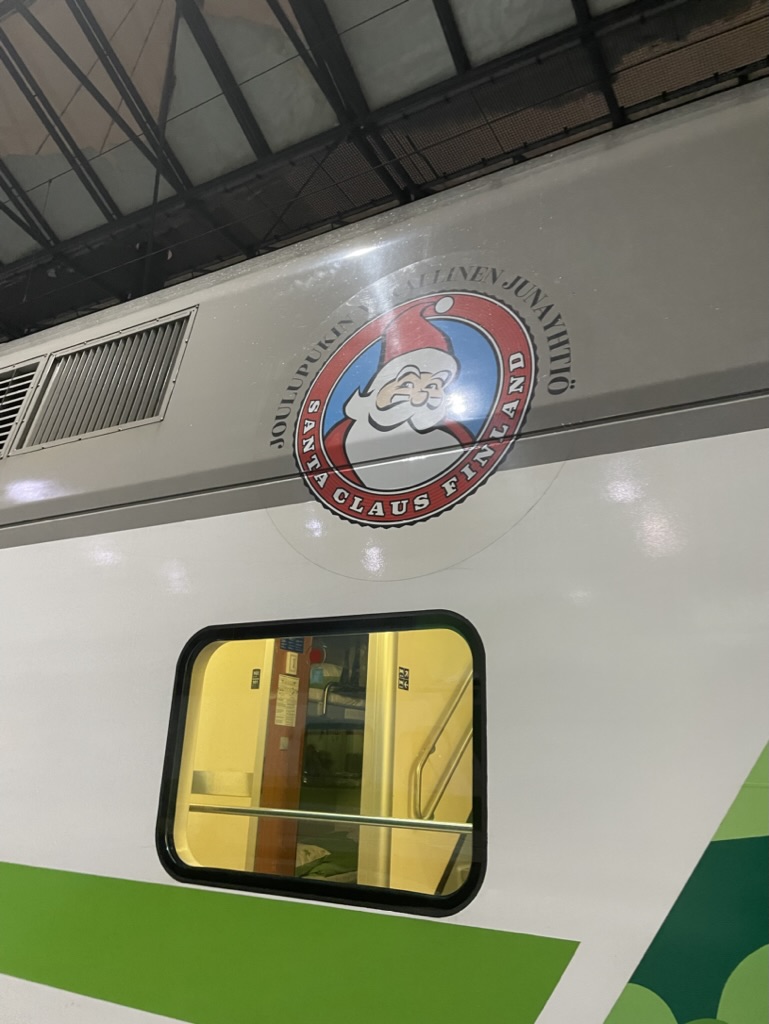 【フィンエアー航空でロヴァニエミ-ヘルシンキ便搭乗記】④ロヴァニエミからヘルシンキに移動する際、寝台特急サンタクロースエクスプレスと航空機どちらが良い?