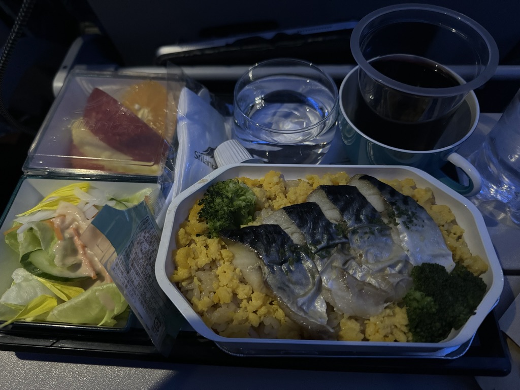 搭乗記】スリランカ航空の機内食は？ 成田-コロンボ往復便の機内食