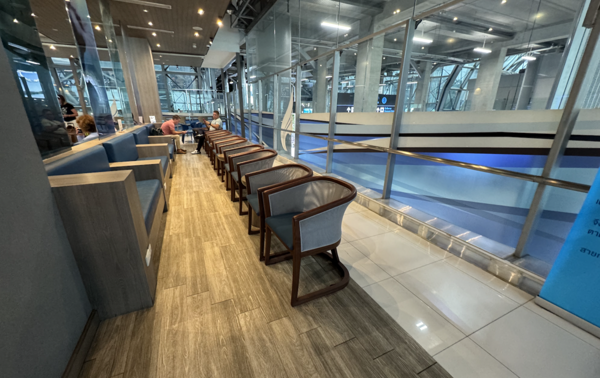 【バンコクエアウェイズBoutique Lounge体験談】③スワンナプーム国際空港のBoutique Loungeは快適？シャワーや食事・ドリンクは？