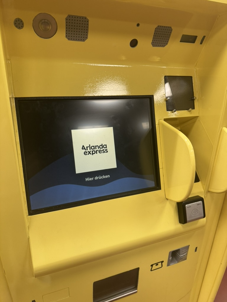 実録】スウェーデンでVISAタッチは使えない？  電車・バス・トラムでクレジットカードのタッチ決済を使い、アーランダ空港からストックホルム市内へ移動したキャッシュレス決済体験談紹介 -  ミニマリスト品川太郎の海外旅行記 〜毎月海外に行く会社員の体験談ブログ〜