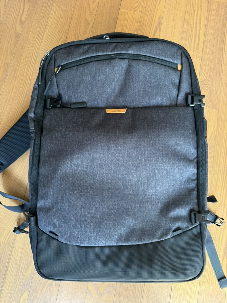 4.機内持ち込み荷物を計測される際、なるべくポケットなど体に装着した分はカウントされない