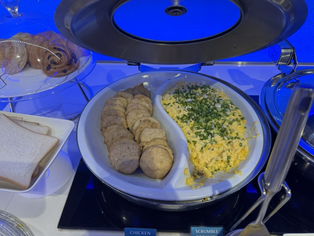 【スワンナプーム空港プライオリティパス体験談】④Oman Air First & Business Class Loungeは快適？シャワーや食事・ドリンクは？