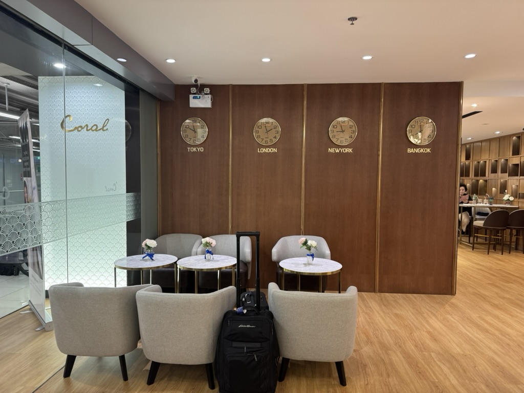 【スワンナプーム空港プライオリティパス体験談】⑥The Coral Finest Business Class Loungeは快適？シャワーや食事・ドリンクは？