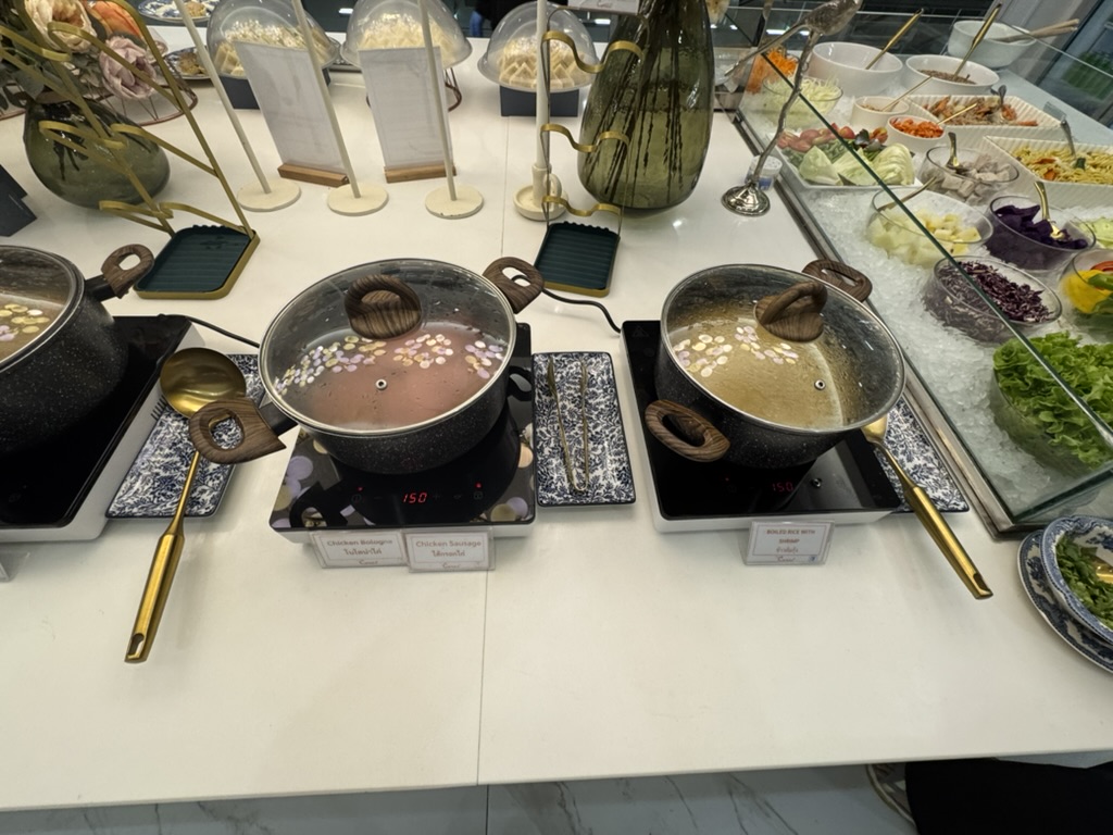 【スワンナプーム空港プライオリティパス体験談】⑥The Coral Finest Business Class Loungeは快適？シャワーや食事・ドリンクは？