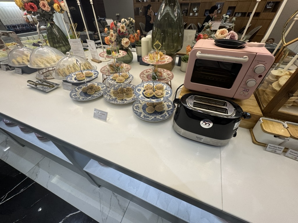 【スワンナプーム空港プライオリティパス体験談】⑥The Coral Finest Business Class Loungeは快適？シャワーや食事・ドリンクは？