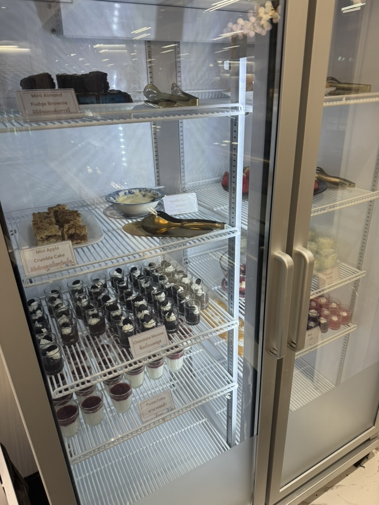 【スワンナプーム空港プライオリティパス体験談】⑥The Coral Finest Business Class Loungeは快適？シャワーや食事・ドリンクは？