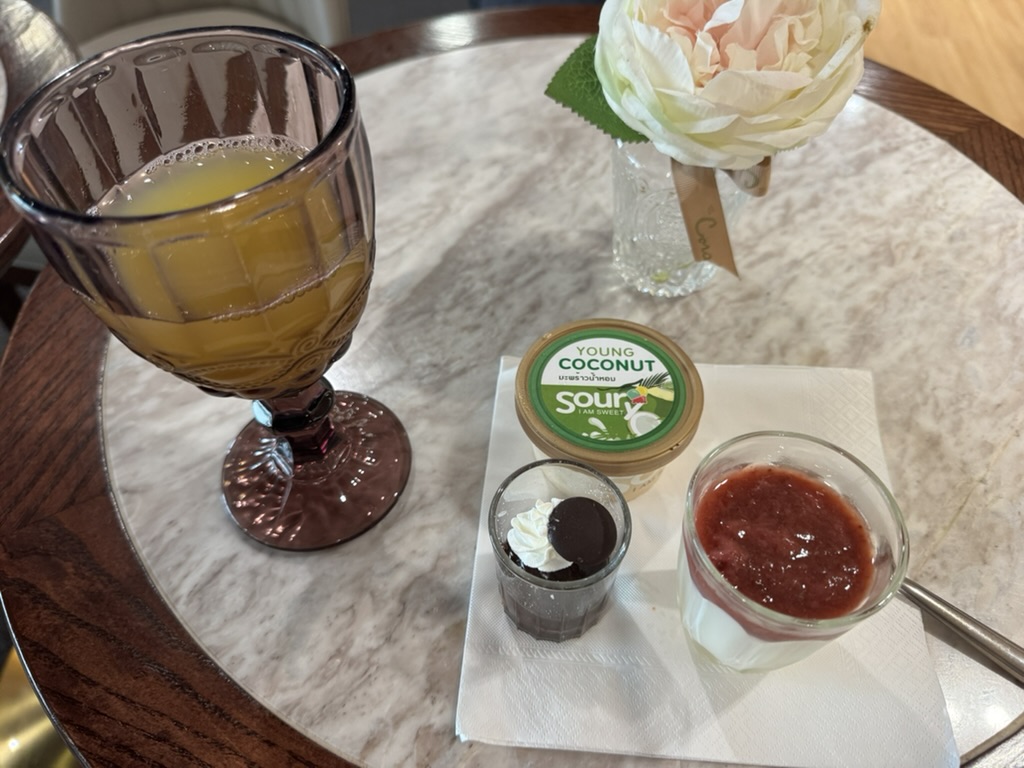 【スワンナプーム空港プライオリティパス体験談】⑥The Coral Finest Business Class Loungeは快適？シャワーや食事・ドリンクは？