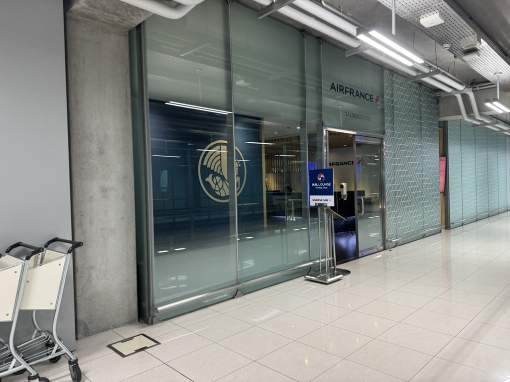 【スワンナプーム空港プライオリティパス体験談】⑦Air France - KLM SkyLoungeは快適？シャワーや食事・ドリンクは？