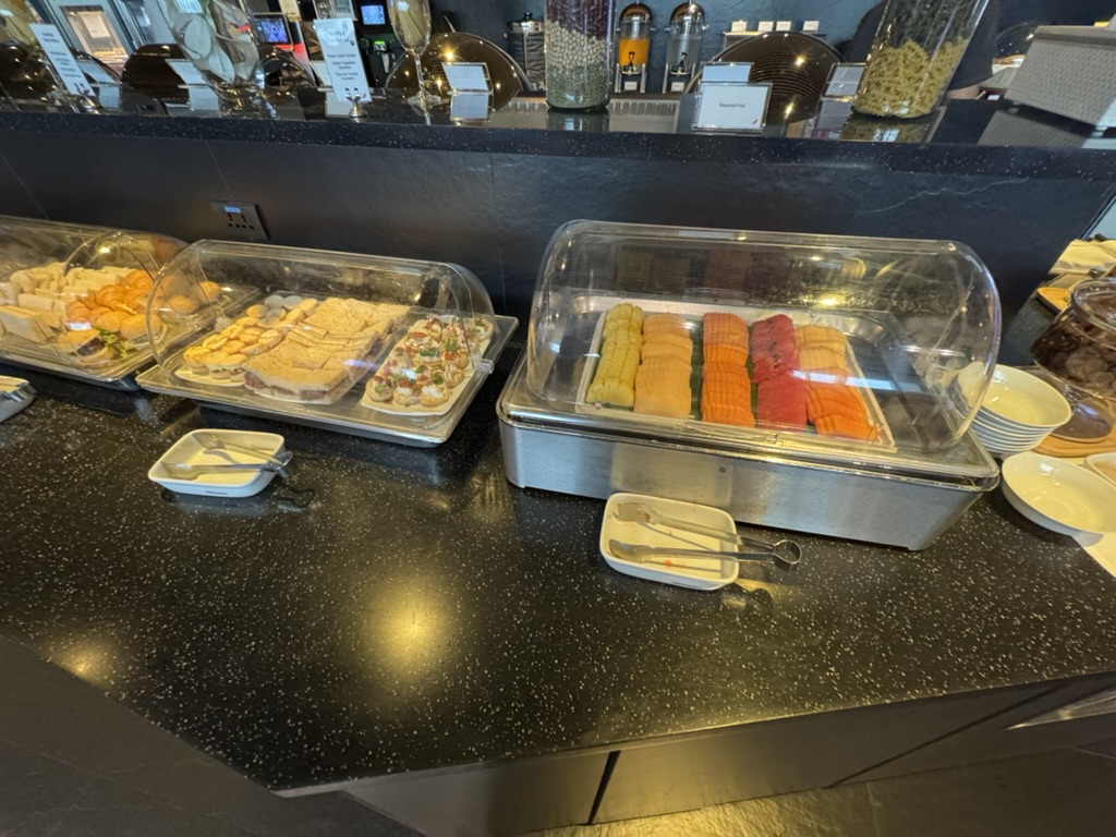 【スワンナプーム空港プライオリティパス体験談】⑦Air France - KLM SkyLoungeは快適？シャワーや食事・ドリンクは？