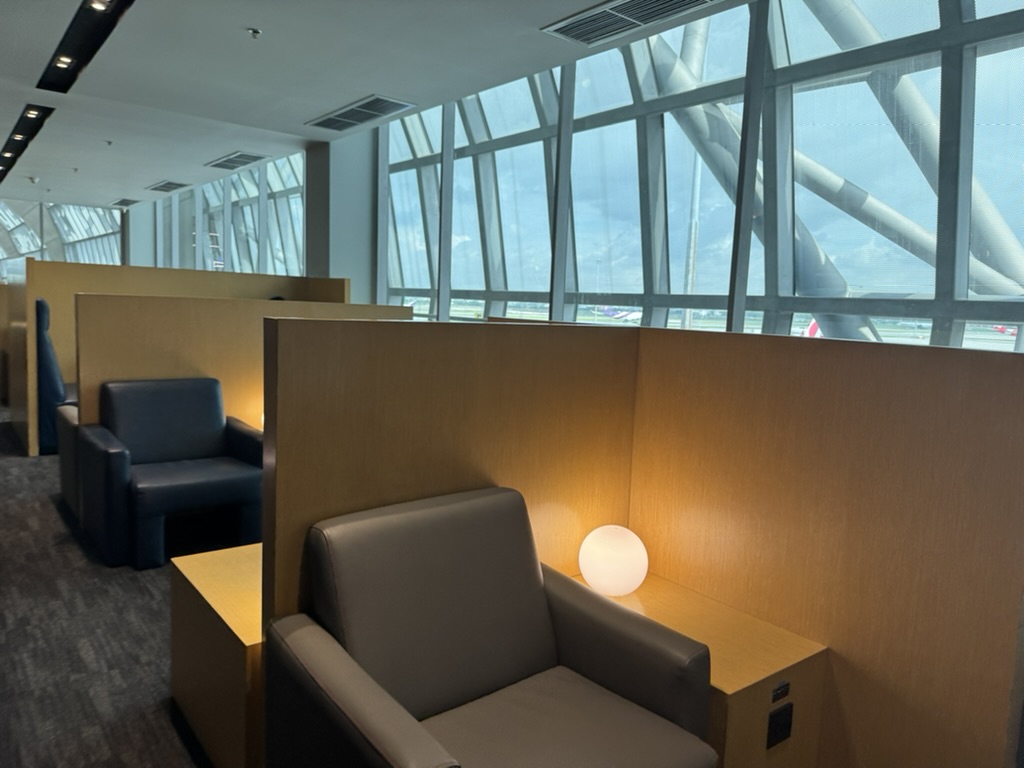 【スワンナプーム空港プライオリティパス体験談】⑦Air France - KLM SkyLoungeは快適？シャワーや食事・ドリンクは？