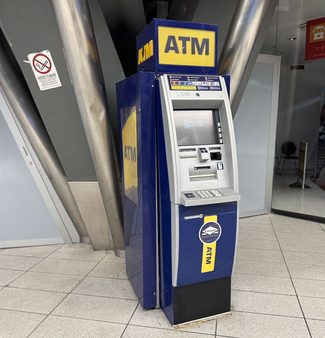 実録】イタリア旅行に現金は必要？ほぼユーロ現金を使わずに、ローマ・ベネチア・ミラノ・ナポリでキャッシュレス決済を全て試みた実体験紹介 -  ミニマリスト品川太郎の海外旅行記 〜毎月海外に行く会社員の体験談ブログ〜