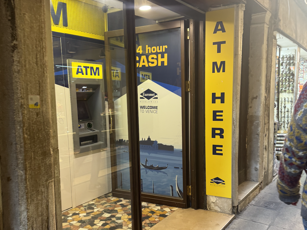 実録】イタリア旅行に現金は必要？ほぼユーロ現金を使わずに、ローマ・ベネチア・ミラノ・ナポリでキャッシュレス決済を全て試みた実体験紹介 -  ミニマリスト品川太郎の海外旅行記 〜毎月海外に行く会社員の体験談ブログ〜