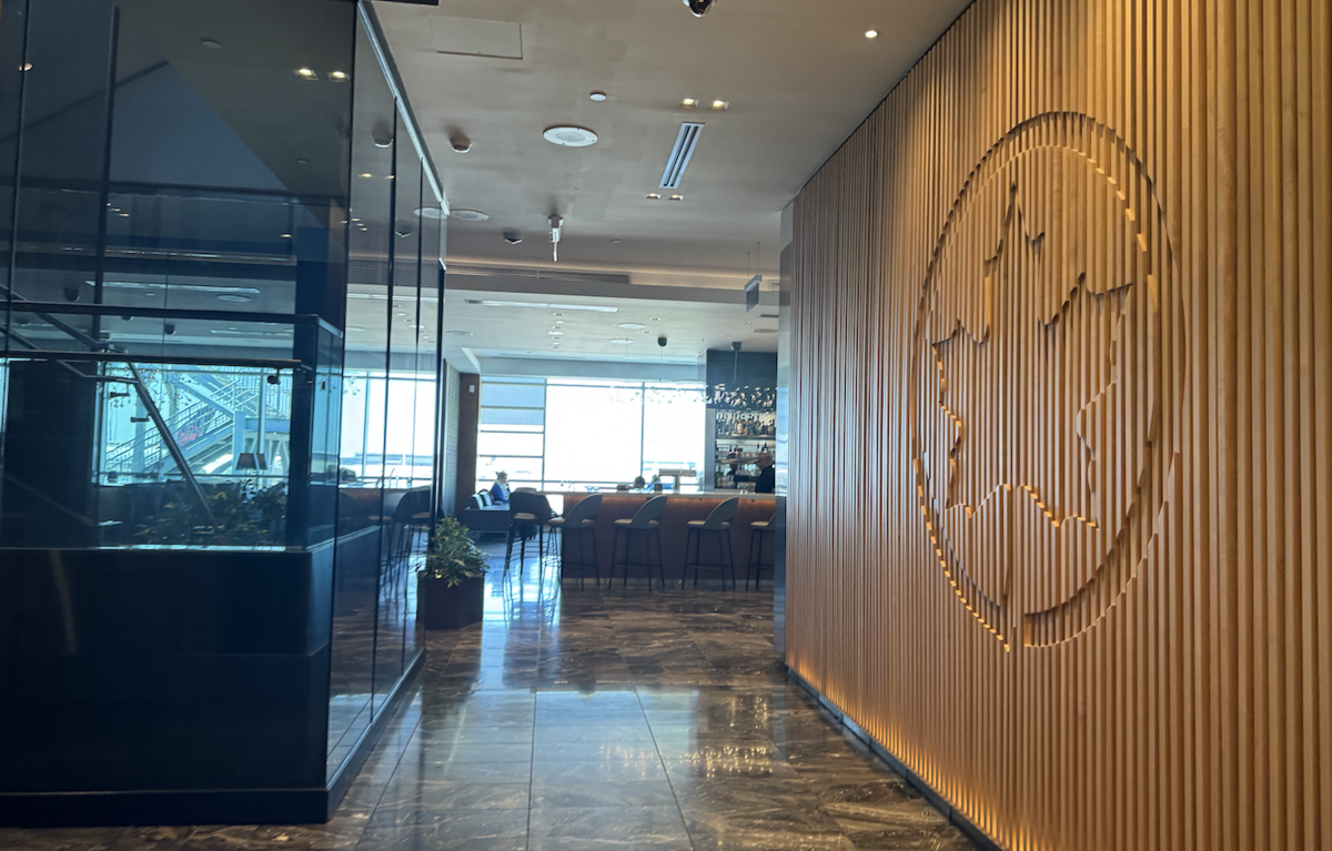 【バンクーバー空港エアカナダラウンジ体験談】④Air Canada Maple Leaf Loungeは快適？シャワーや食事・ドリンクは？