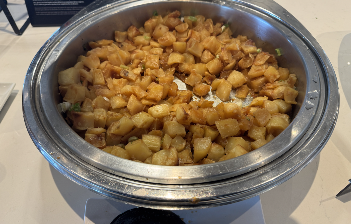 【バンクーバー空港エアカナダラウンジ体験談】④Air Canada Maple Leaf Loungeは快適？シャワーや食事・ドリンクは？