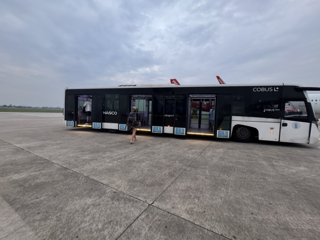 【ラオス国営航空でルアンパバーン−ハノイ便搭乗記】②往路QV313(ルアンパバーン−ハノイ)体験談