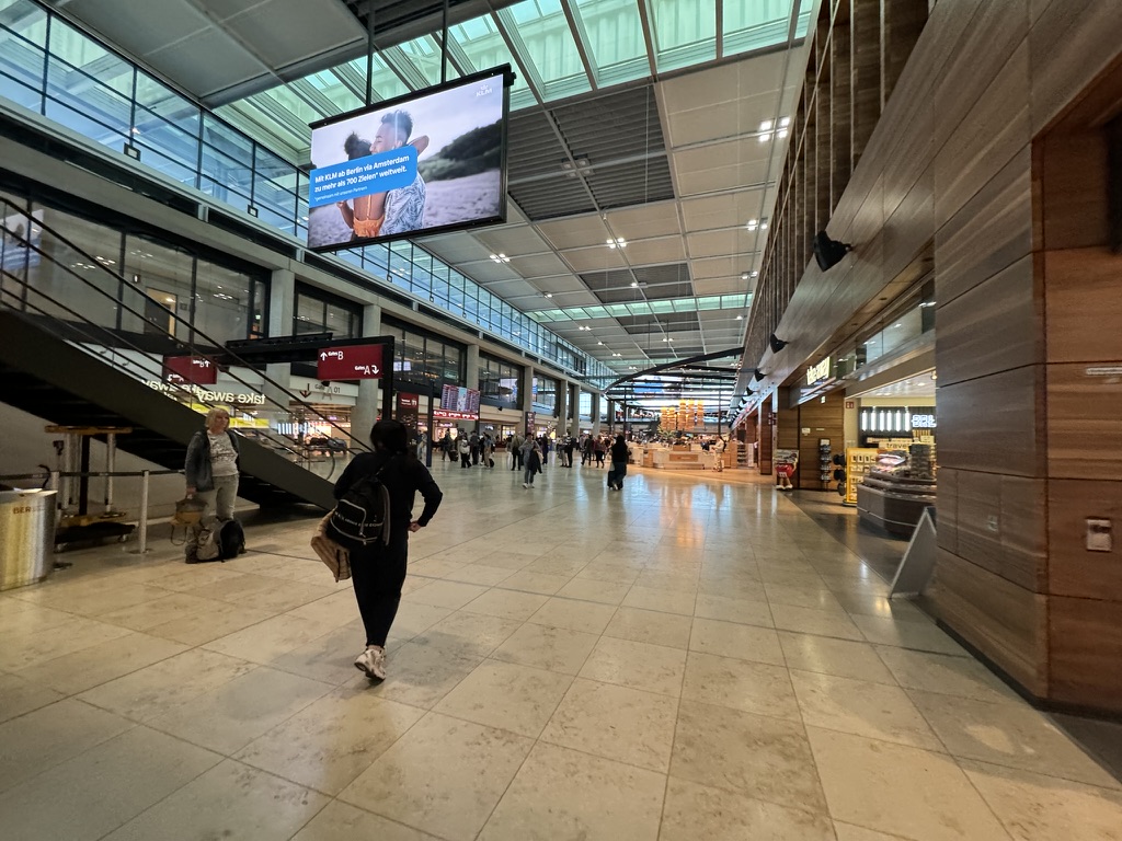 【ルフトハンザ航空でベルリン乗り継ぎ体験談】②ベルリン・ブランデンブルク空港での乗り継ぎはどれくらいかかる？何時間あれば良い？