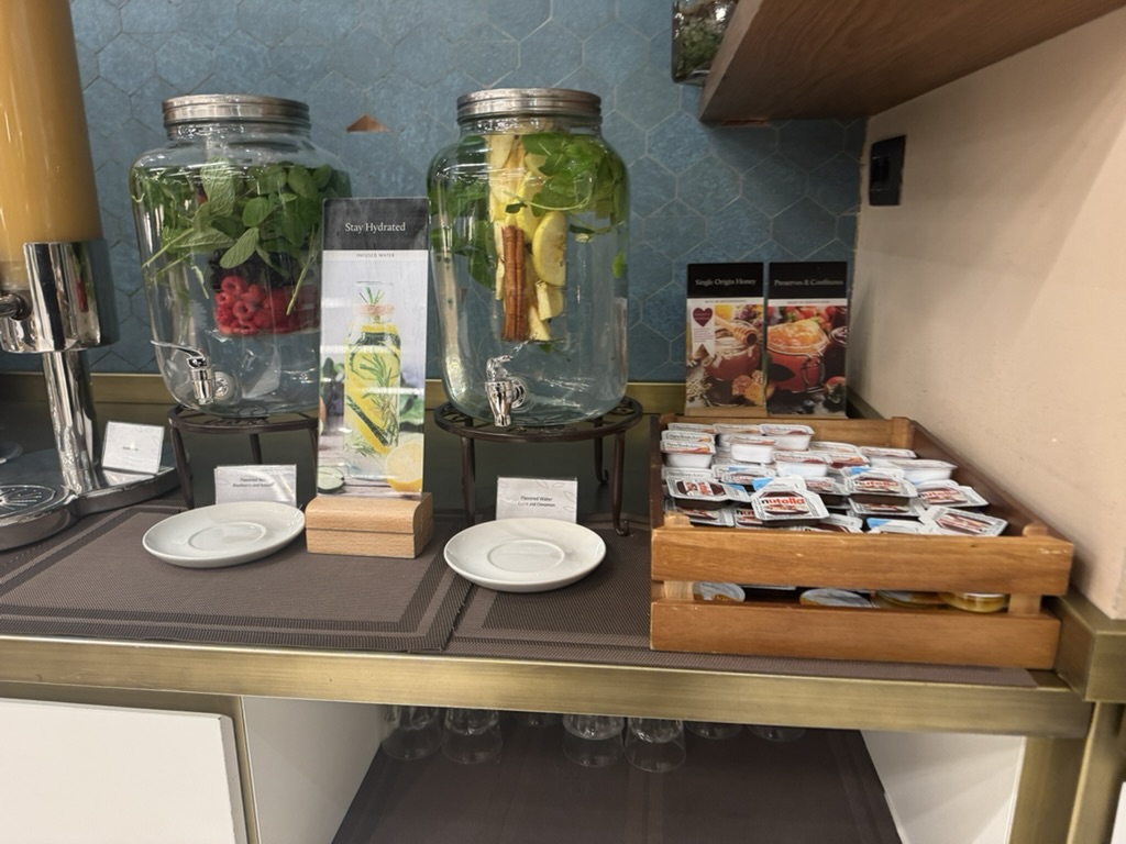 【フィウミチーノ空港T1プライオリティパス体験談】④Plaza Premium Loungeは快適？シャワーや食事・ドリンクは？
