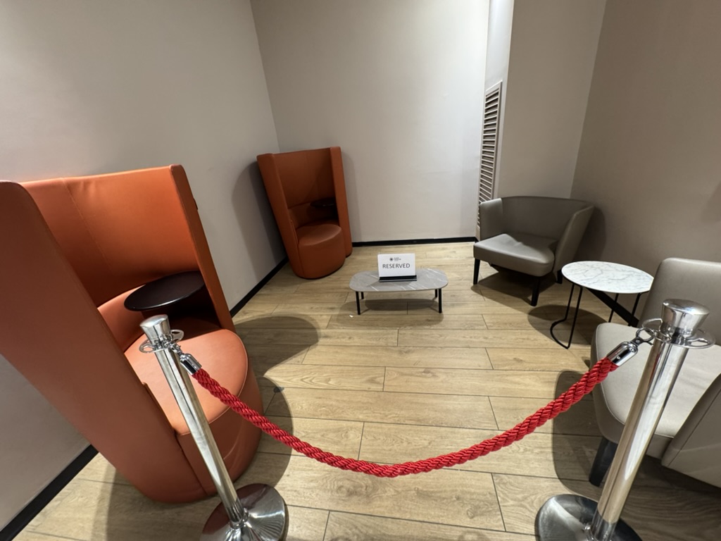 【フィウミチーノ空港T1プライオリティパス体験談】④Plaza Premium Loungeは快適？シャワーや食事・ドリンクは？