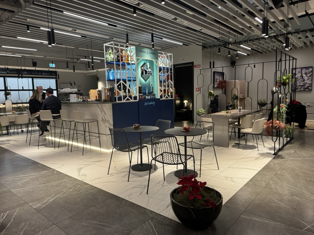 【フィウミチーノ空港T1プライオリティパス体験談】⑤Primeclass Loungeは快適？シャワーや食事・ドリンクは？