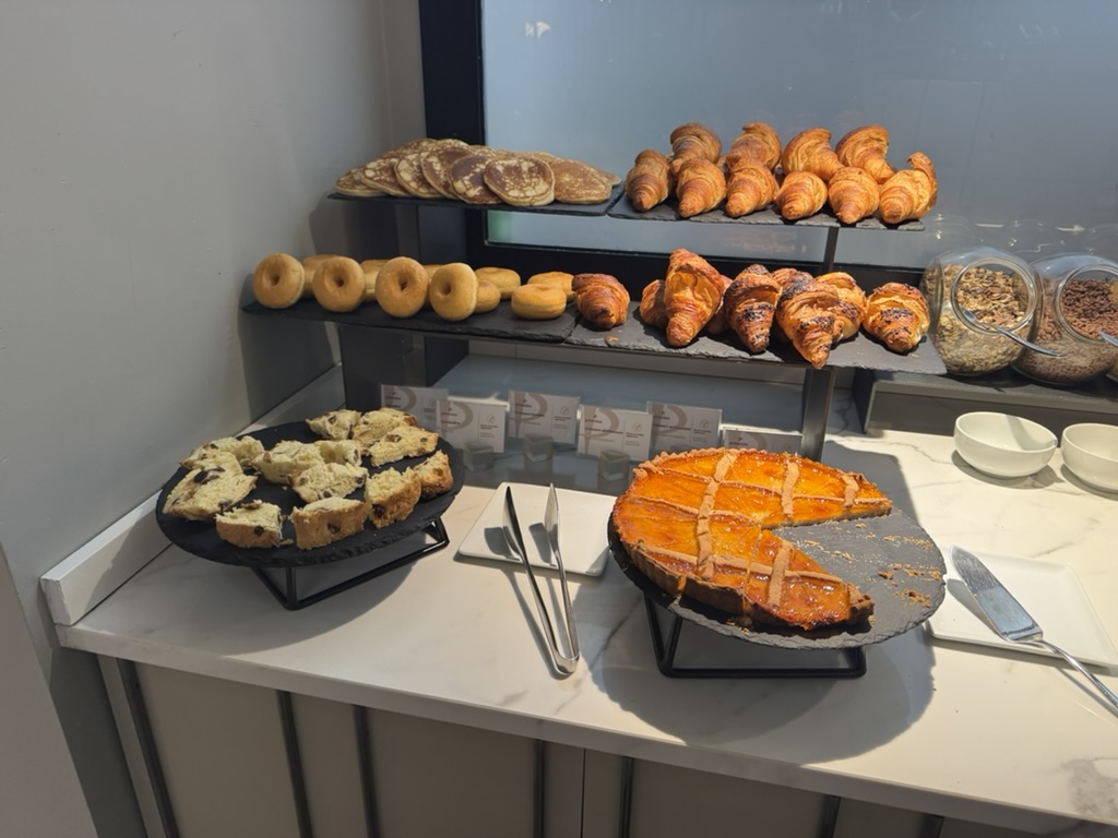 【フィウミチーノ空港T1プライオリティパス体験談】⑤Primeclass Loungeは快適？シャワーや食事・ドリンクは？