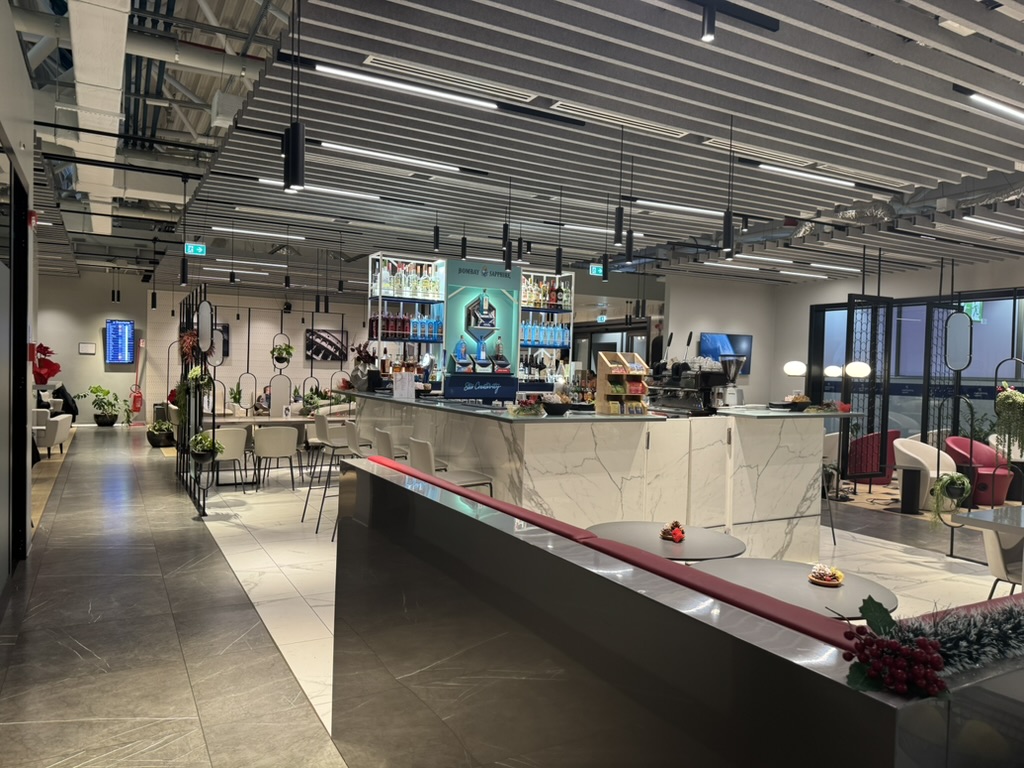 【まとめ】フィウミチーノ空港T1にて、プライオリティパスで入れるラウンジは？Plaza Premium LoungeとPrimeclass LoungeとPrima Vista Lounge - Domusではどこがおすすめ？
