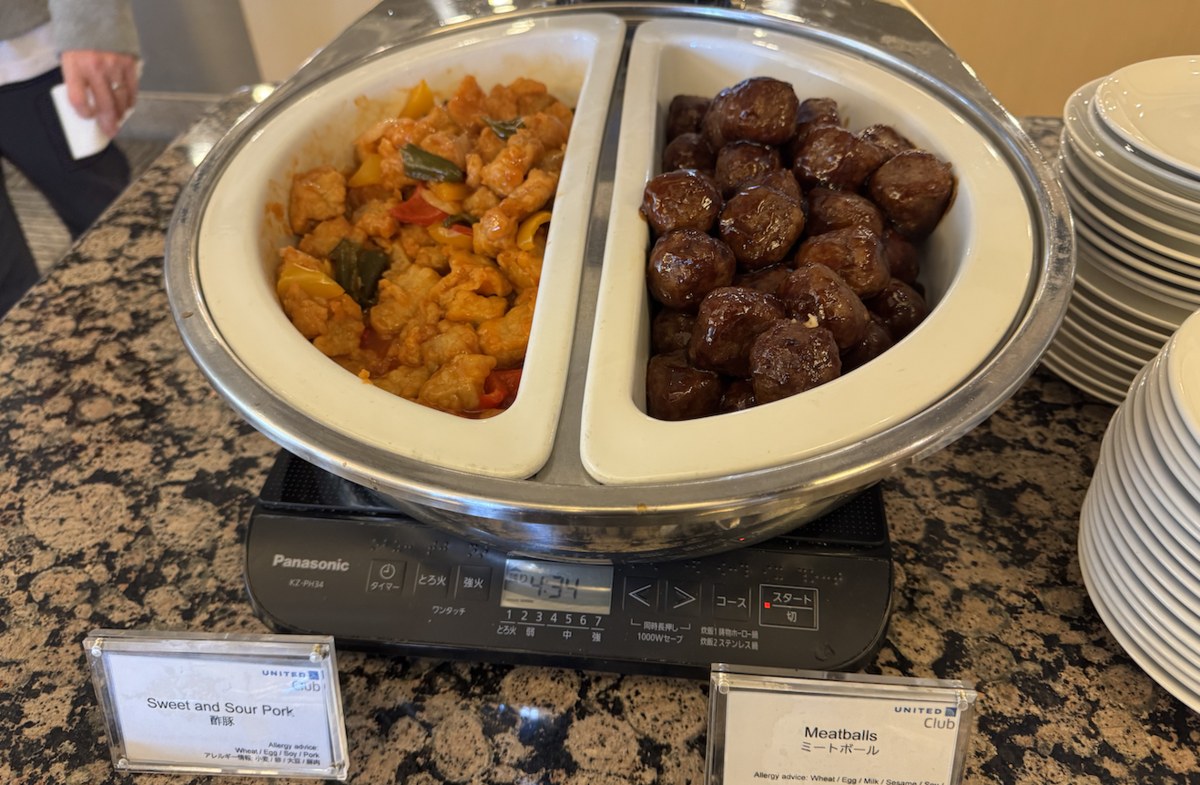 【成田空港ユナイテッドクラブ体験談】④ユナイテッドクラブは快適？シャワーや食事・ドリンクは？