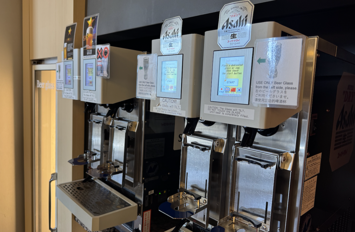 【成田空港ユナイテッドクラブ体験談】④ユナイテッドクラブは快適？シャワーや食事・ドリンクは？