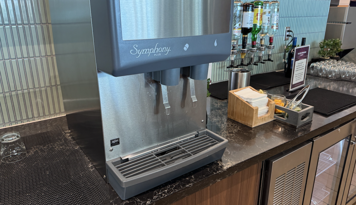 【バンクーバー国際空港プライオリティパス体験談】④Plaza Premium Loungeは快適？シャワーや食事・ドリンクは？