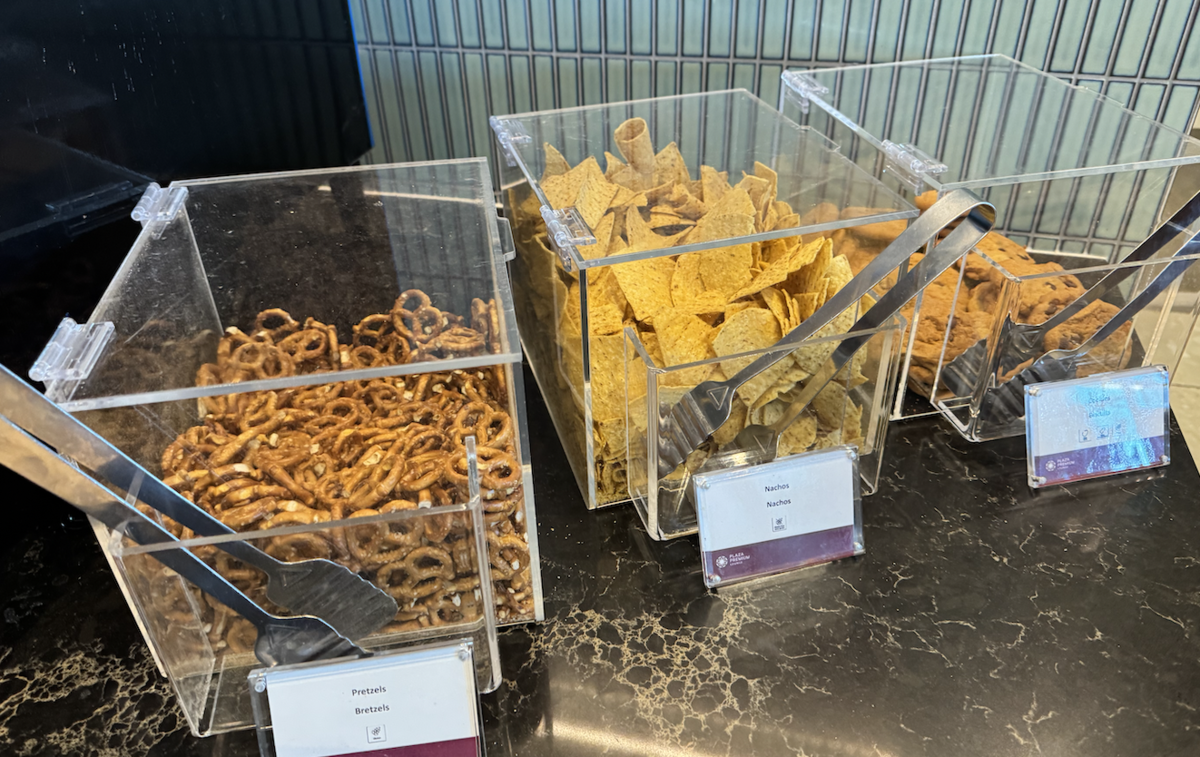 【バンクーバー国際空港プライオリティパス体験談】④Plaza Premium Loungeは快適？シャワーや食事・ドリンクは？