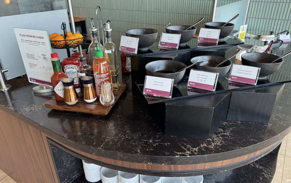 【バンクーバー国際空港プライオリティパス体験談】④Plaza Premium Loungeは快適？シャワーや食事・ドリンクは？
