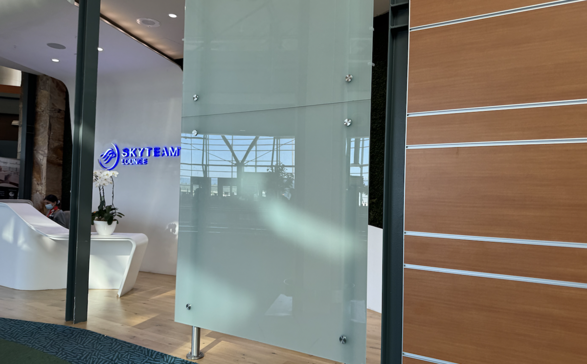 【バンクーバー国際空港プライオリティパス体験談】⑤SkyTeam Loungeは快適？サービス内容や雰囲気は？