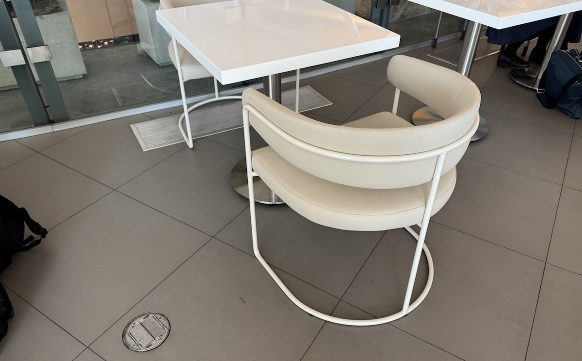 【バンクーバー国際空港プライオリティパス体験談】⑤SkyTeam Loungeは快適？サービス内容や雰囲気は？