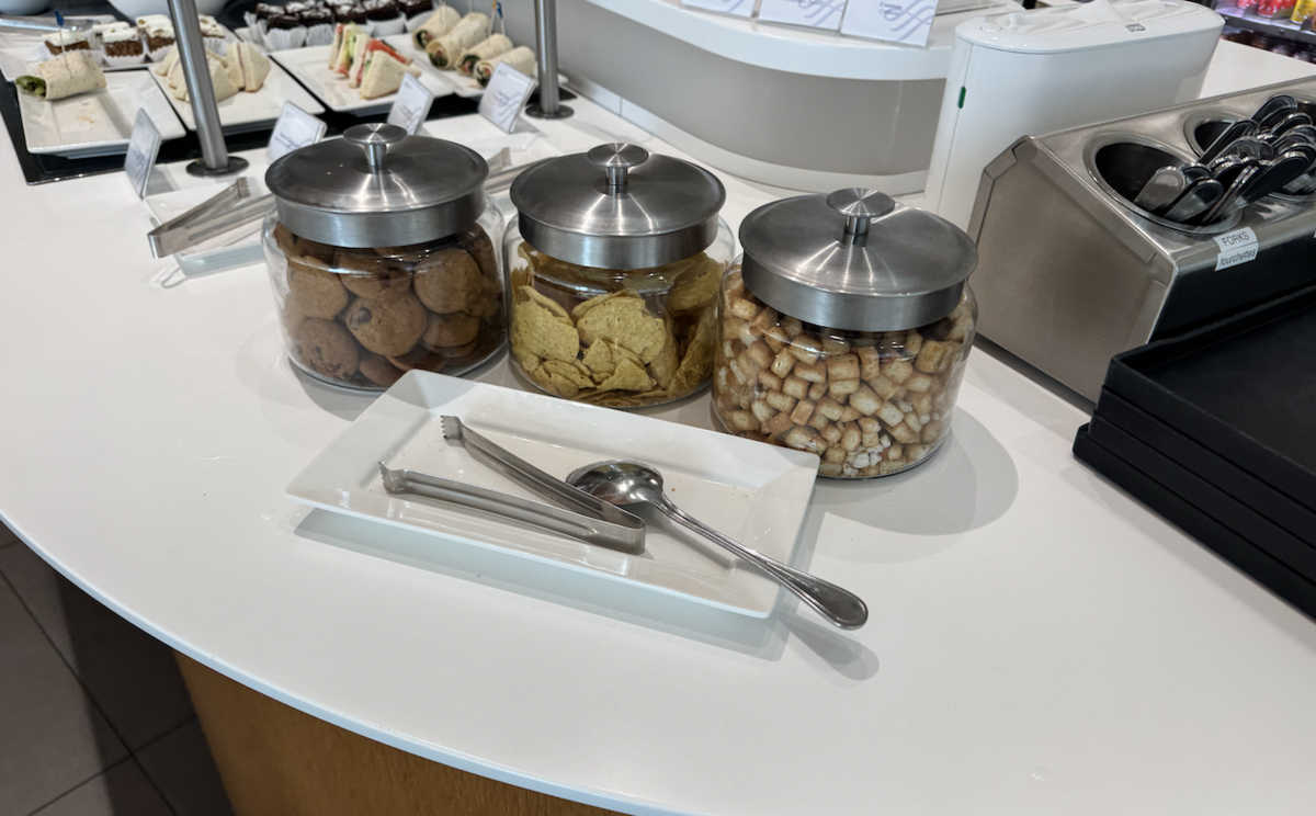 【バンクーバー国際空港プライオリティパス体験談】⑤SkyTeam Loungeは快適？サービス内容や雰囲気は？