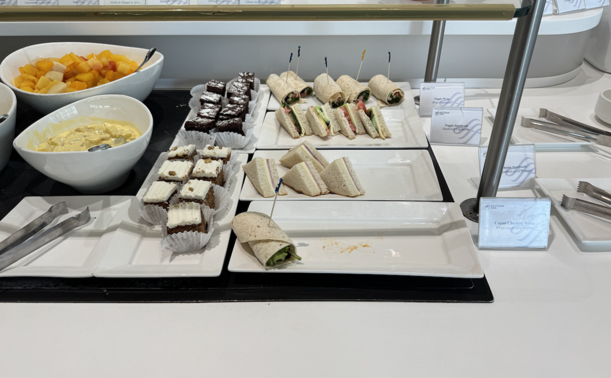 【バンクーバー国際空港プライオリティパス体験談】⑤SkyTeam Loungeは快適？サービス内容や雰囲気は？